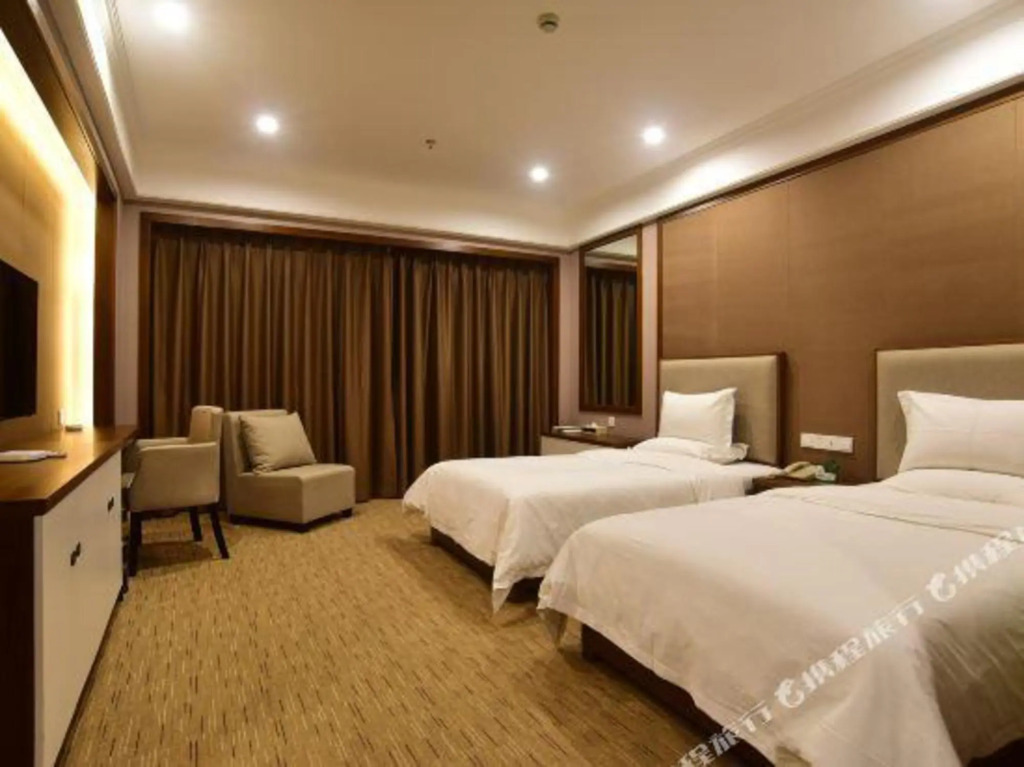 AiLinHotel (Sanya Bay Light Rail Station)
