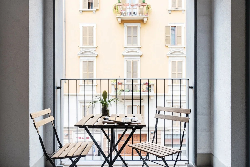 Home At Hotel - Fara
