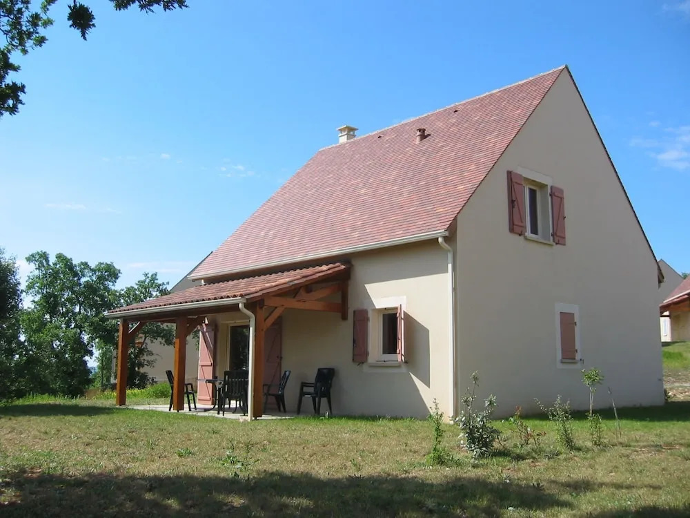 Secluded holiday home with a dishwasher, not far from Sarlat