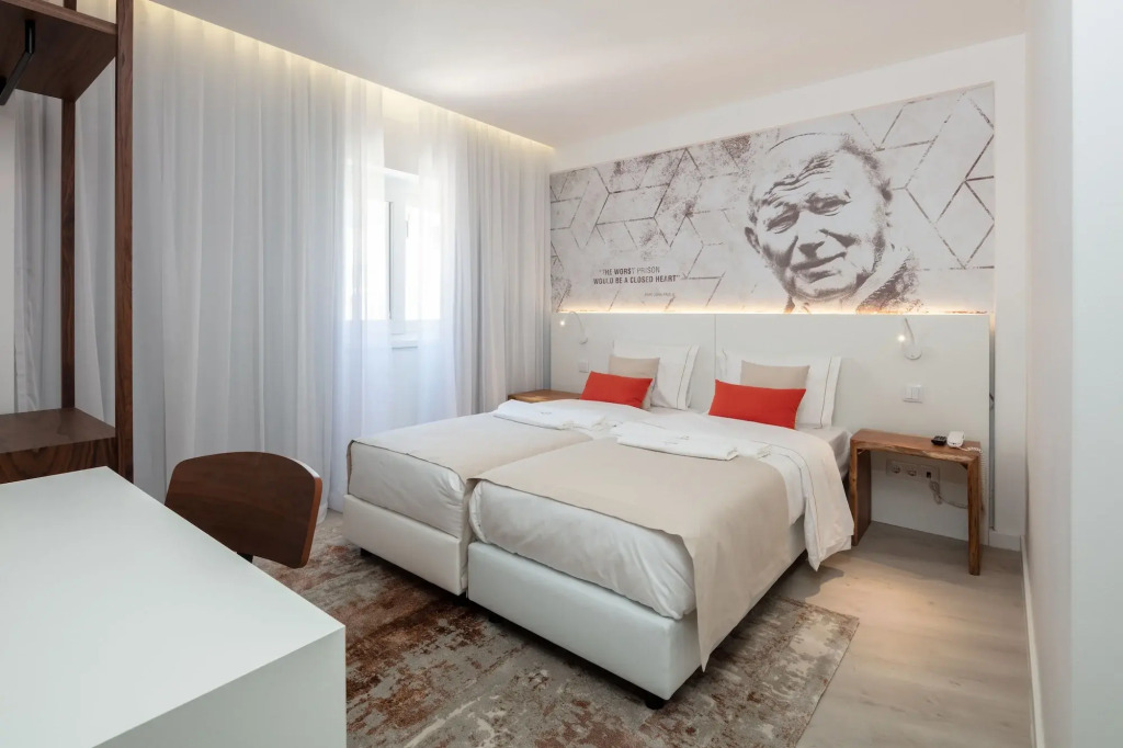 The ICONS Lisbon Hotel
