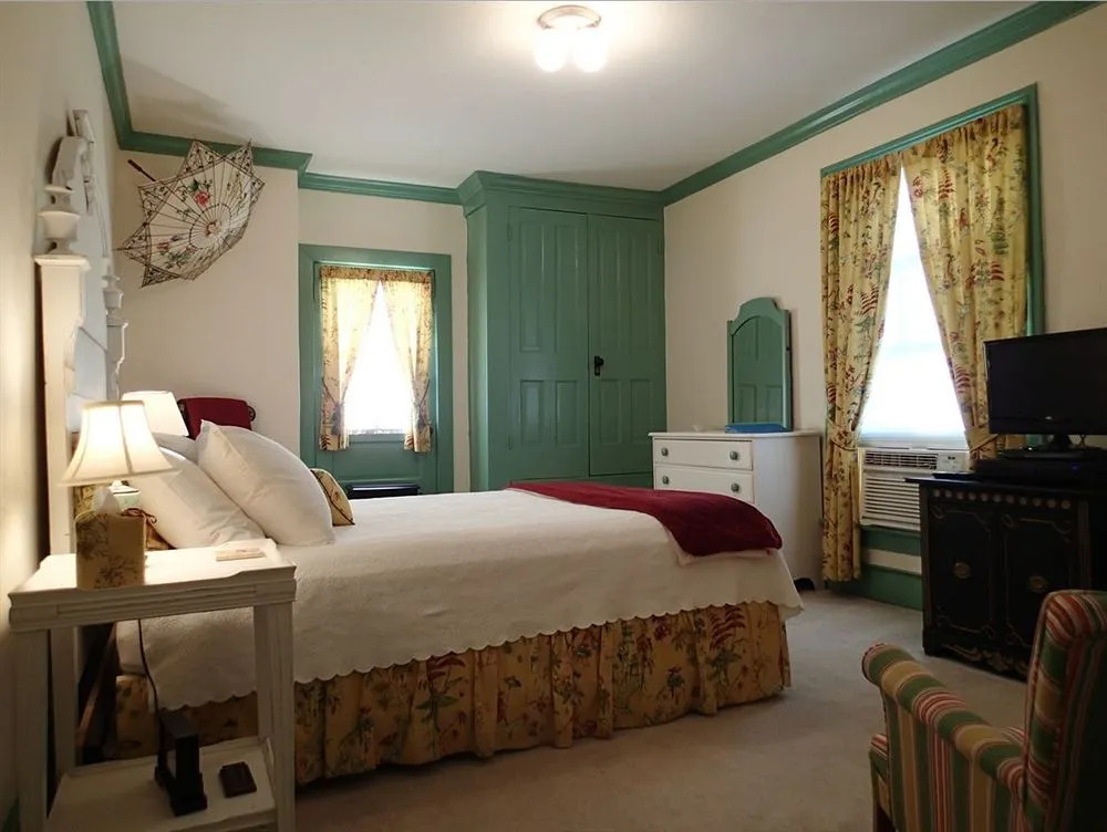 Holladay House Bed and Breakfast
