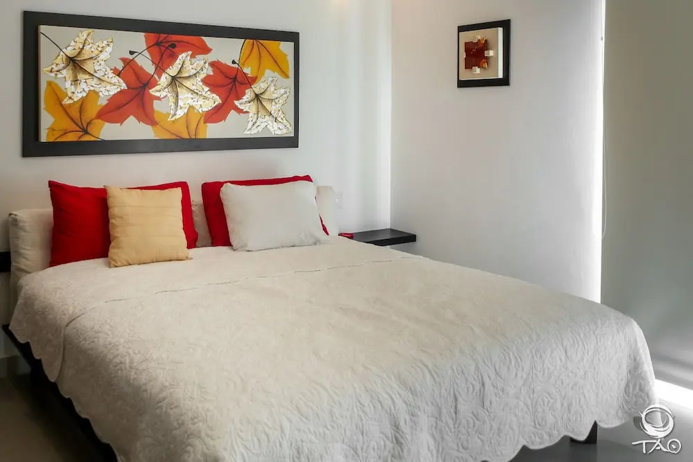 HIRA Penthouse1 Pristine 2 BR by Gate48