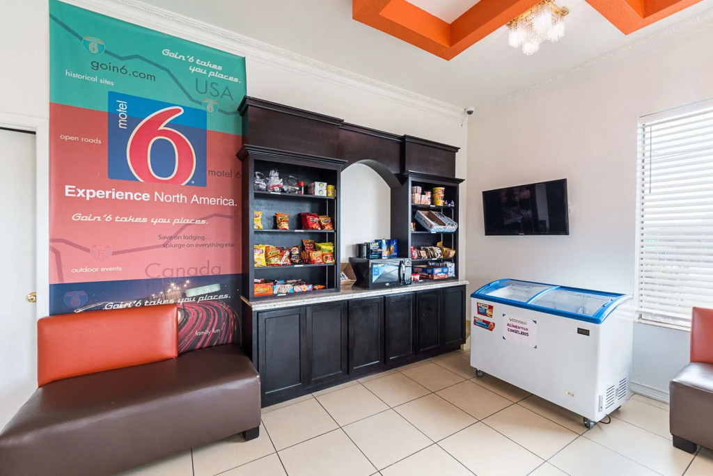 Motel 6-San Antonio, TX - Fiesta Trails