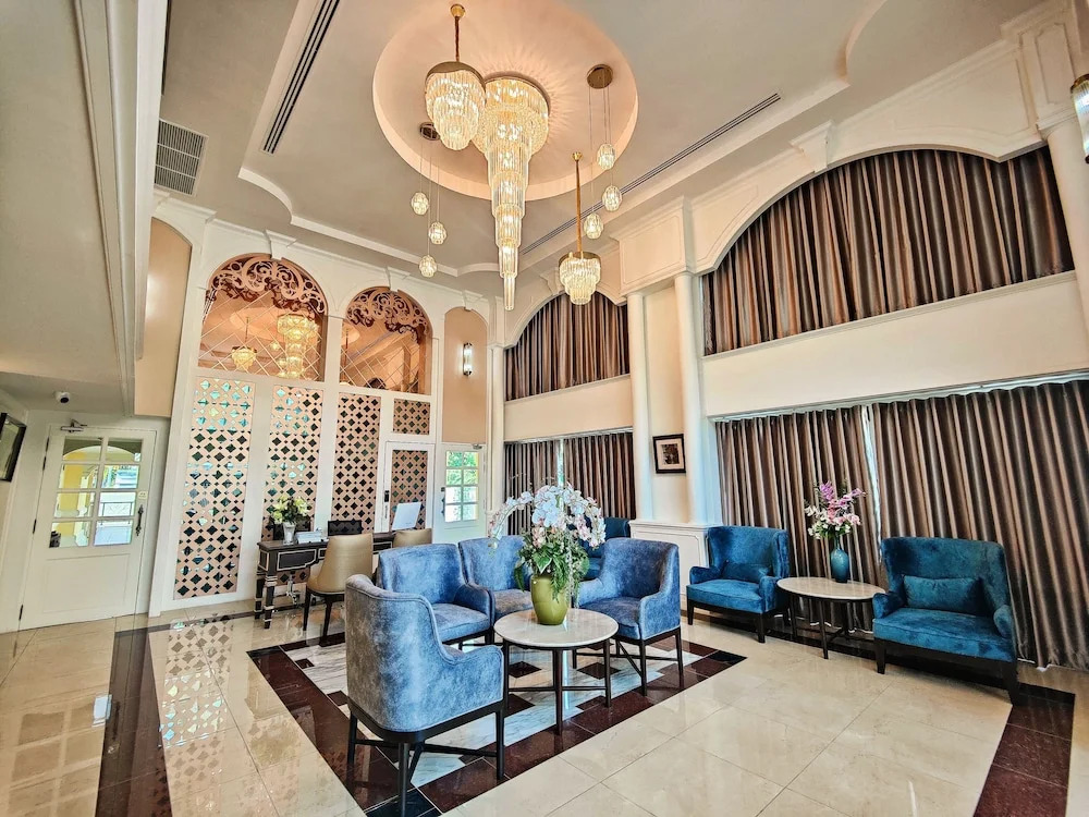 siri grand bangkok hotel