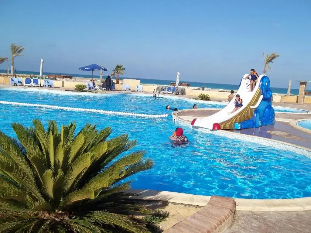 Lazorde bay sea front chalet first row with garden سيدي عبد الرحمن الساحل الشمالي لازرودي باي