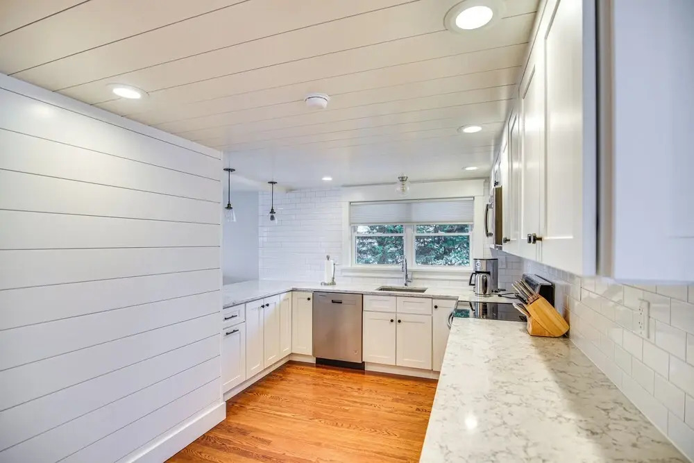 Walk to Beach: Jamestown Home w/ Bridge Views!