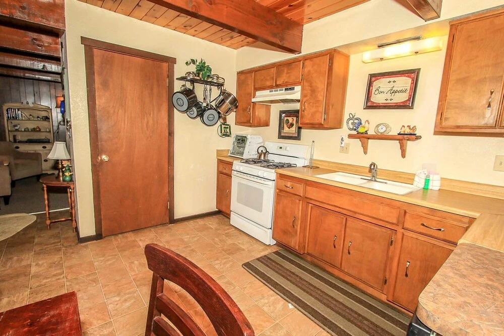 Birdie Cabin 1328 by RedAwning