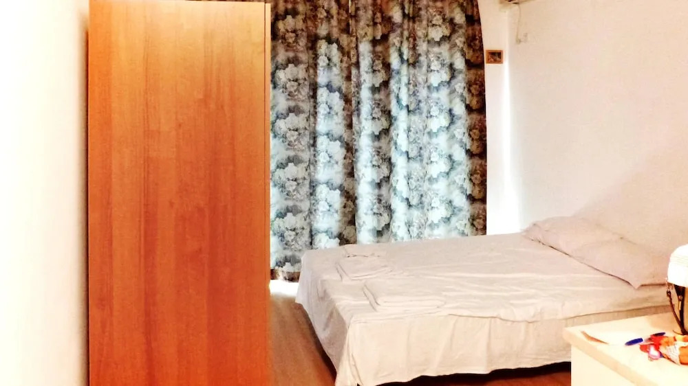 Studio in Tankovo, With Shared Pool - 3 km From the Beach