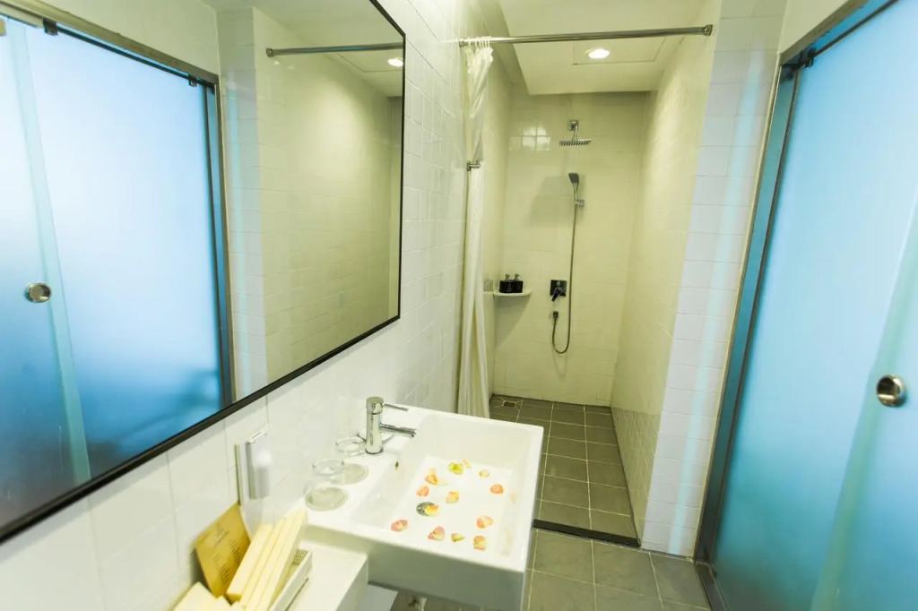 The Alcove Library Hotel