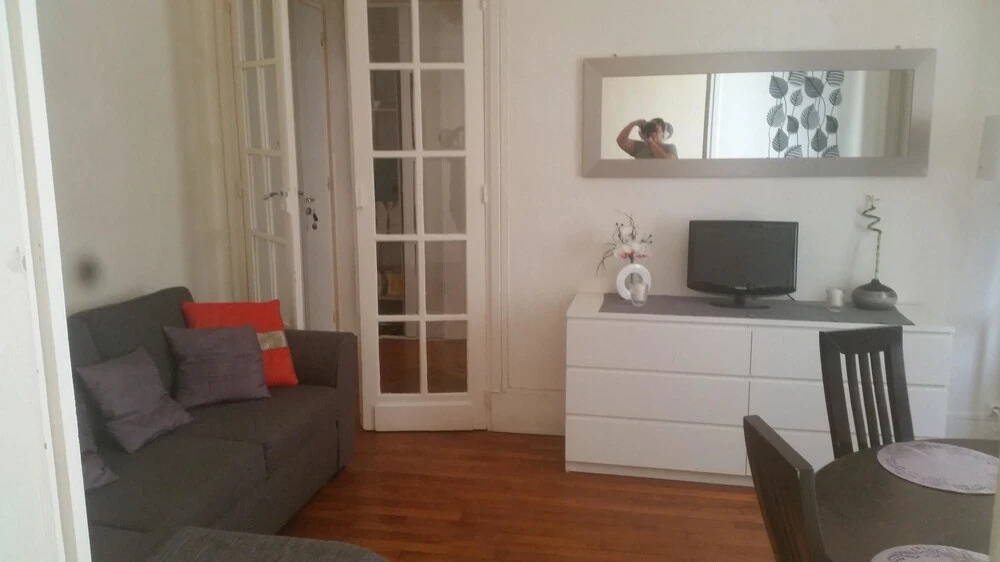 Bright & Modern One-bedroom Apartment With in Paris, Near Sacré Cœur /