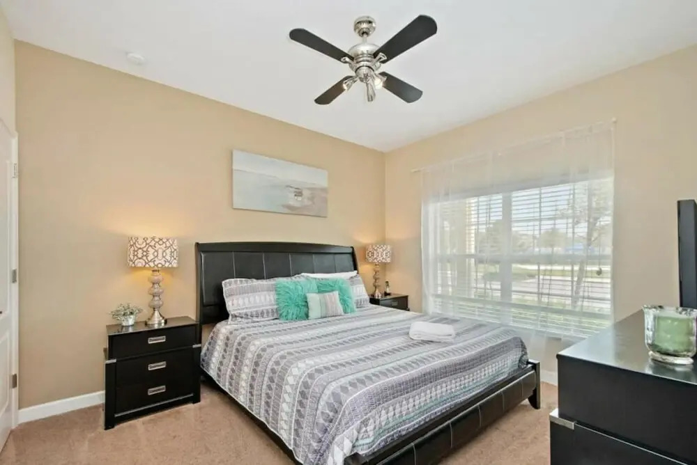 8937 Perfect for Your Vacation Close Disney