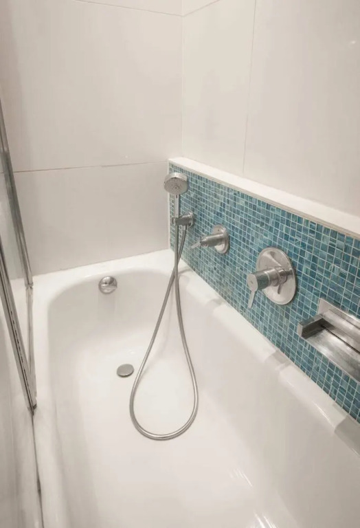 Superb Apartment With Balcony Near la Defense