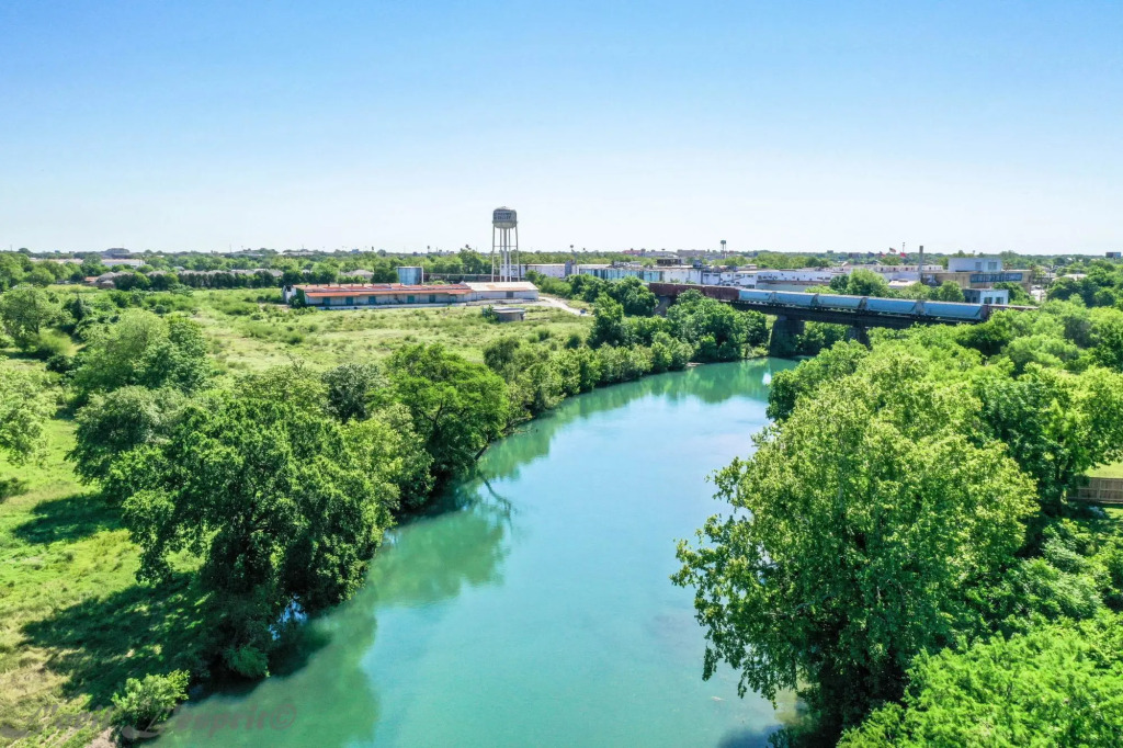 Seele Street River Retreat SS B11