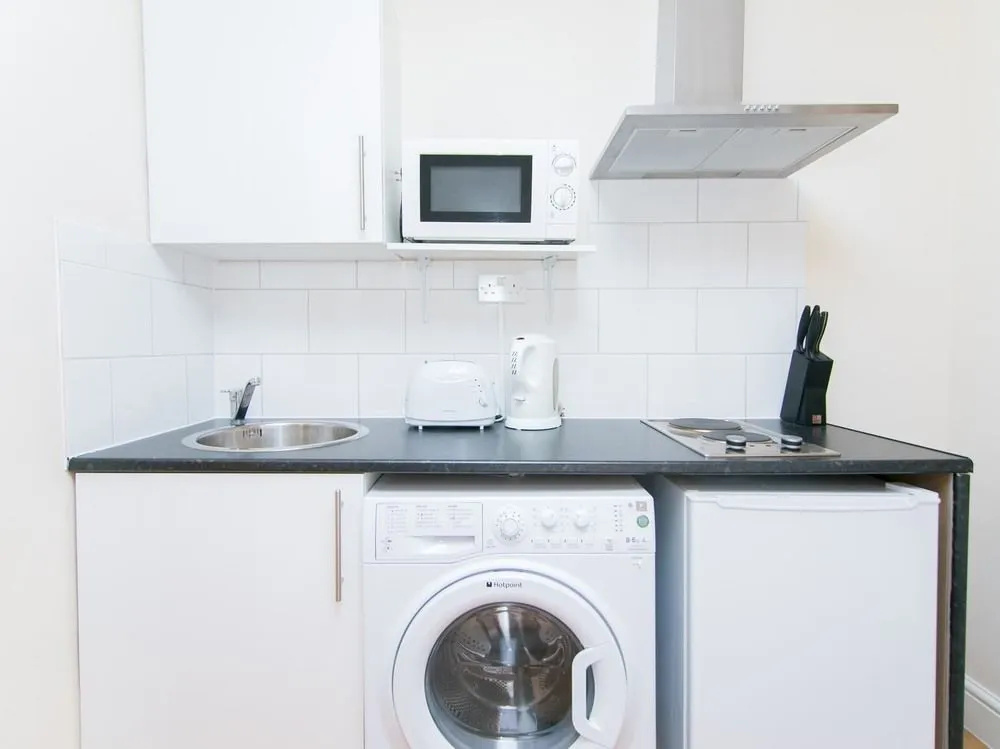 OYO Home Plender Street 1