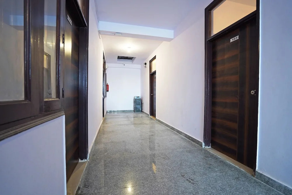 Spot On 30890 Sector 45 Noida