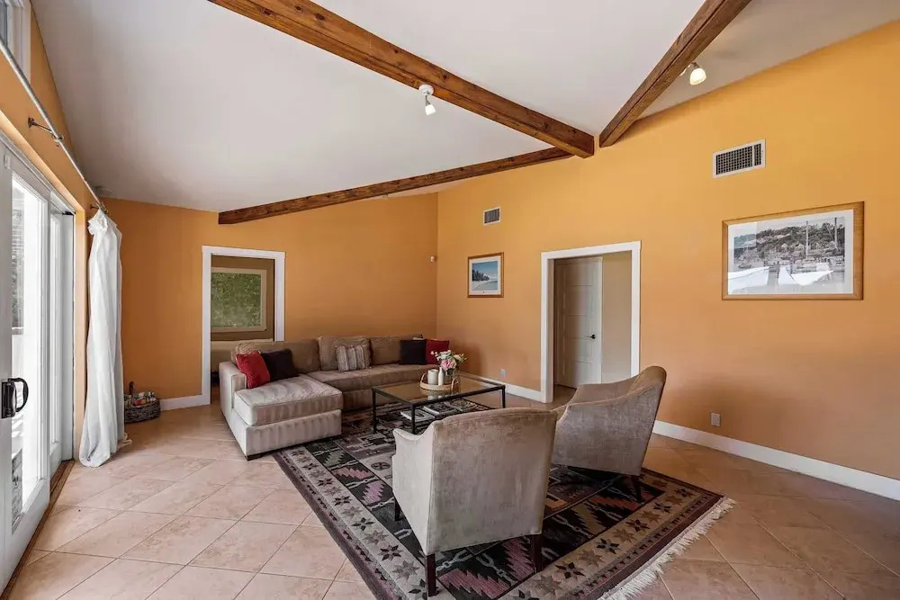 Dandelion by Avantstay Pool, 0.2mi to Downtown!