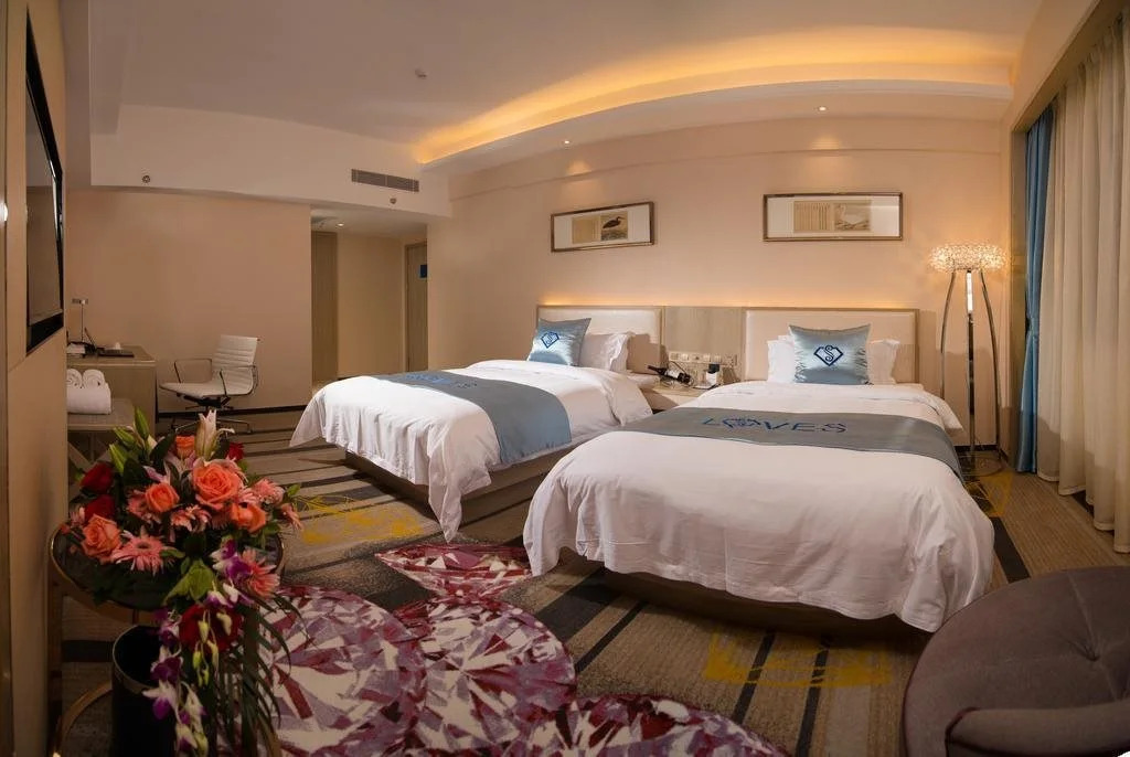 Pinnacle Art Hotel