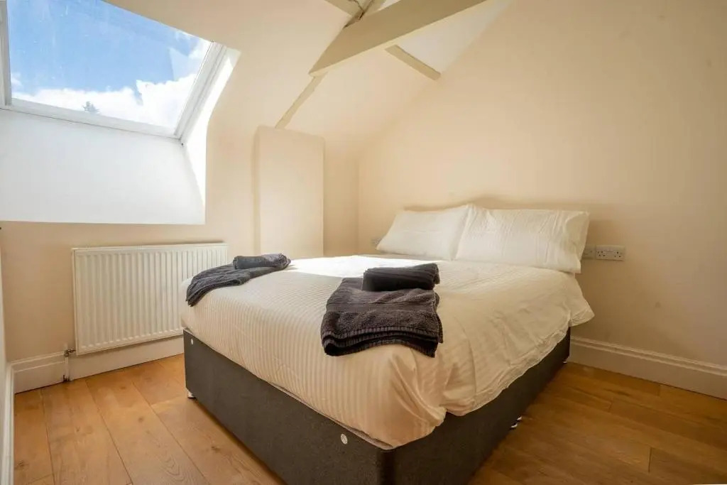 1 Bed Flat - Sleeps 2 - Parking - Wifi