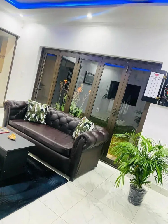 Airport Imperial Guest House