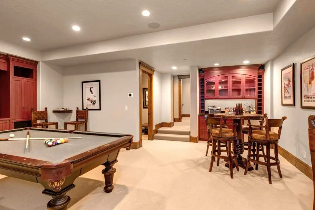 Lookout Drive 5 Bedrooms PLO-6599 by KBM