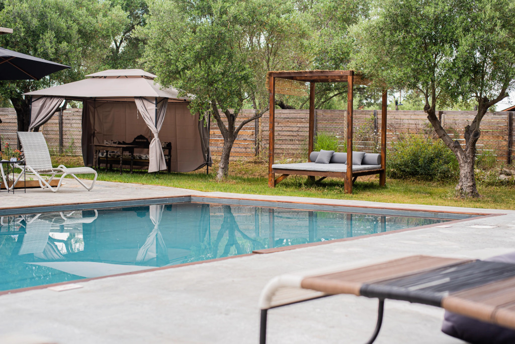 Pefkon Suites