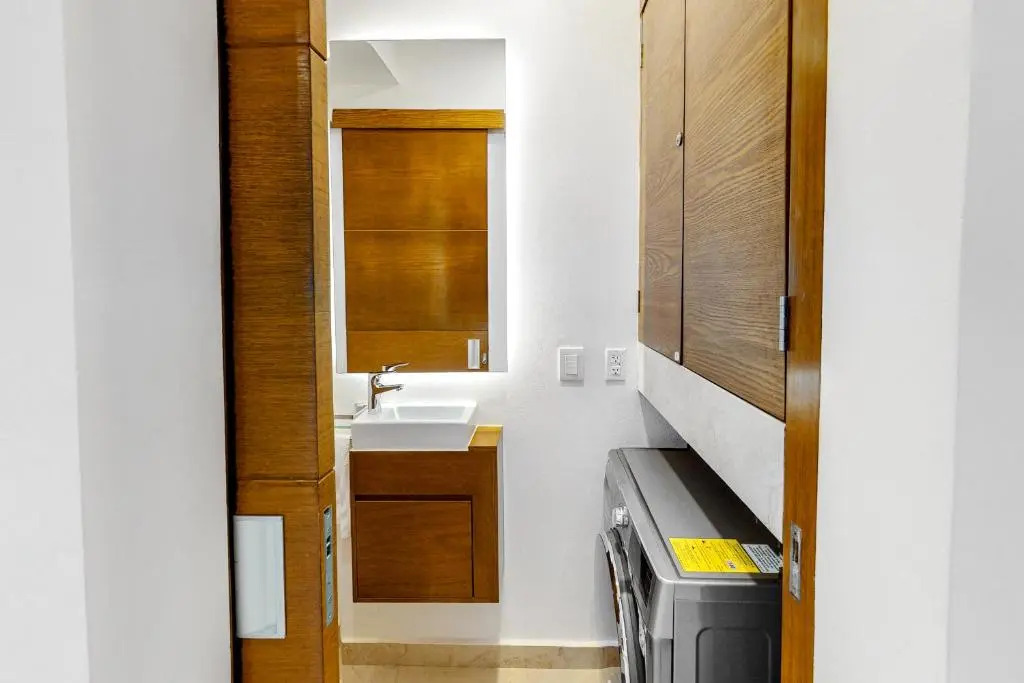 Eight VIP Beach Condo 301