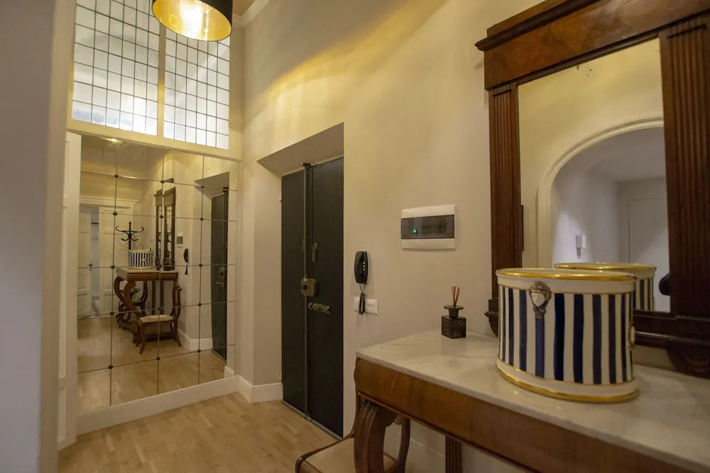 Flora Historical Luxury House