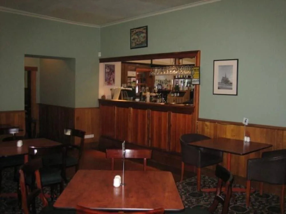 Ross Hotel