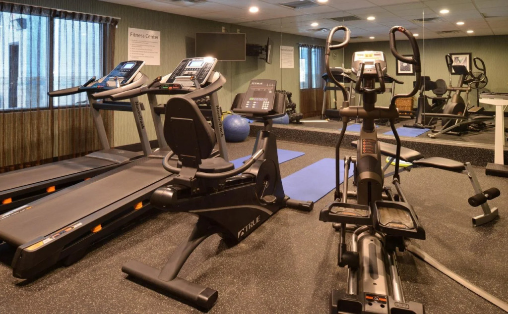 Holiday Inn Express & Suites North Lima by IHG