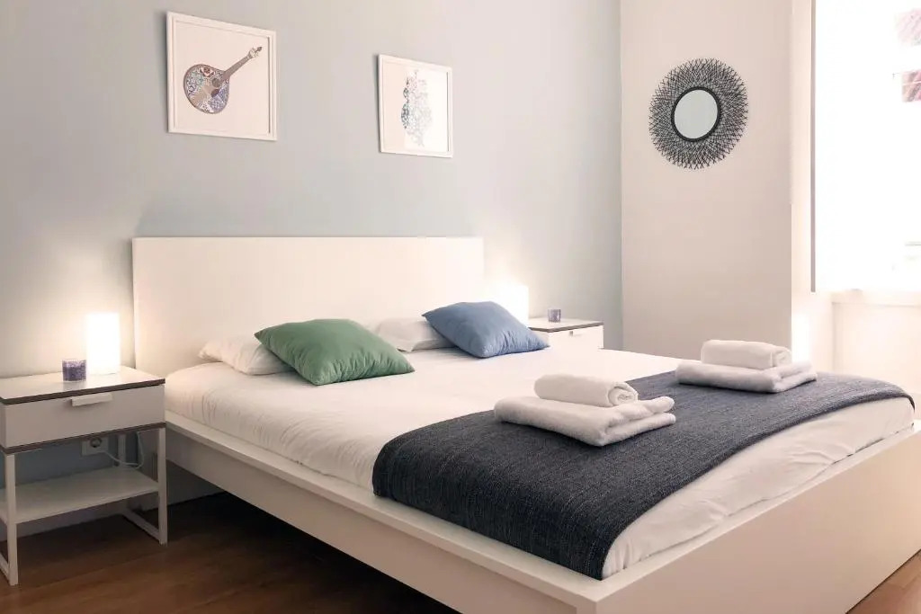 Lovelystay - Bright And Spacious Flat in Graça