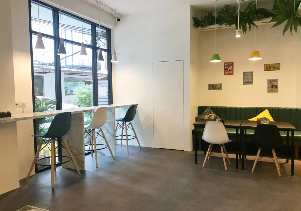 Folk Poshtel Asok