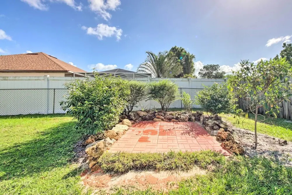 Pool & Fenced Yard: Sebring Retreat