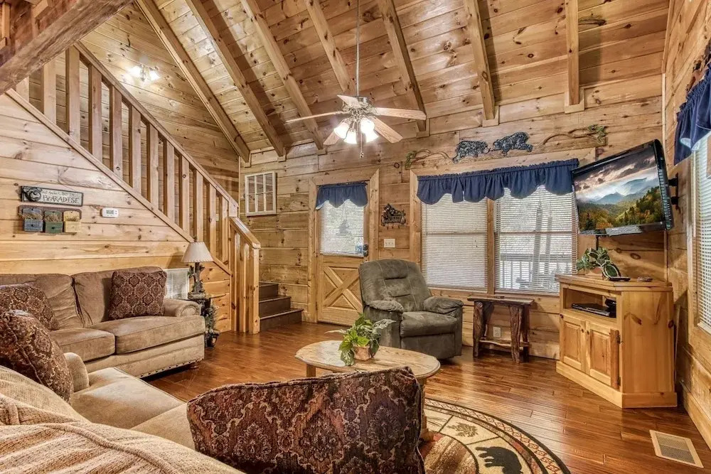Er 256 - Smoky Mountain Top Great Location - Close To Town! 3 Bedroom Cabin by RedAwning
