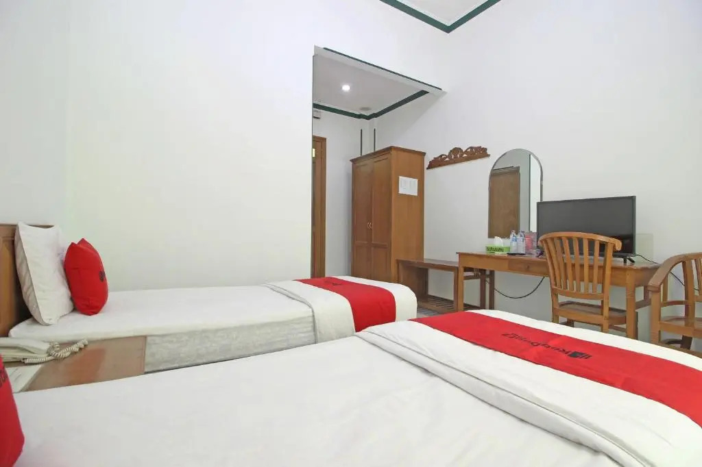 RedDoorz near XT Square Yogyakarta