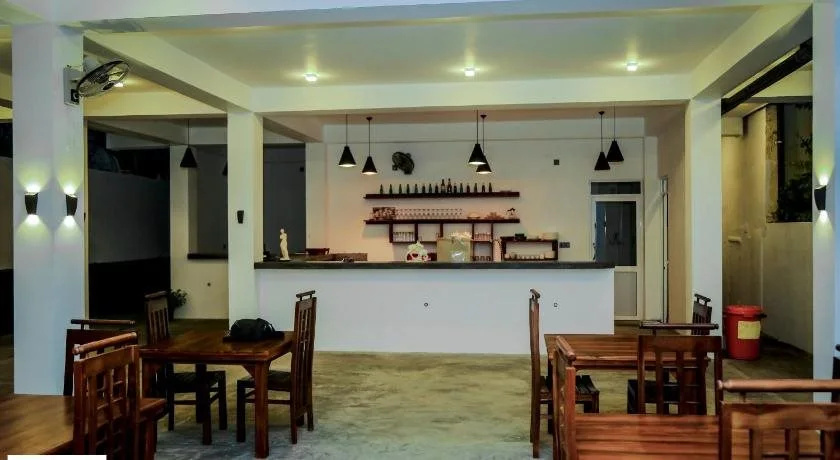Kings Marine B&B Surf Hotel
