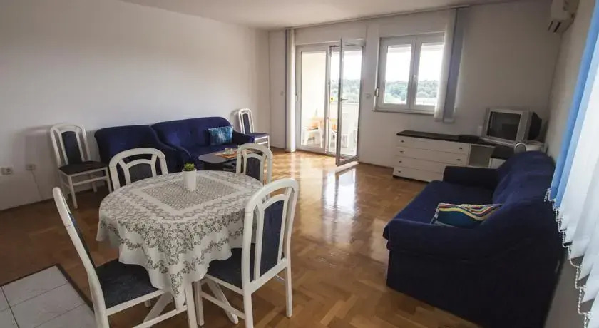 Apartment Mornar