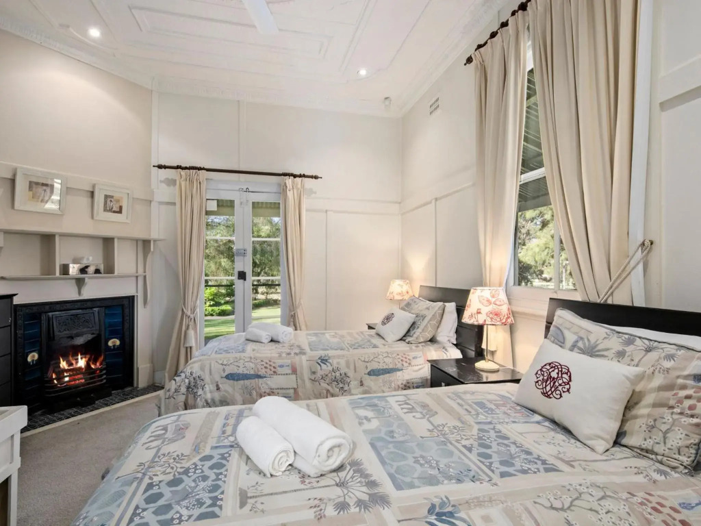 Brokenback Vineyard Luxe Homestead at Oakvale Wines