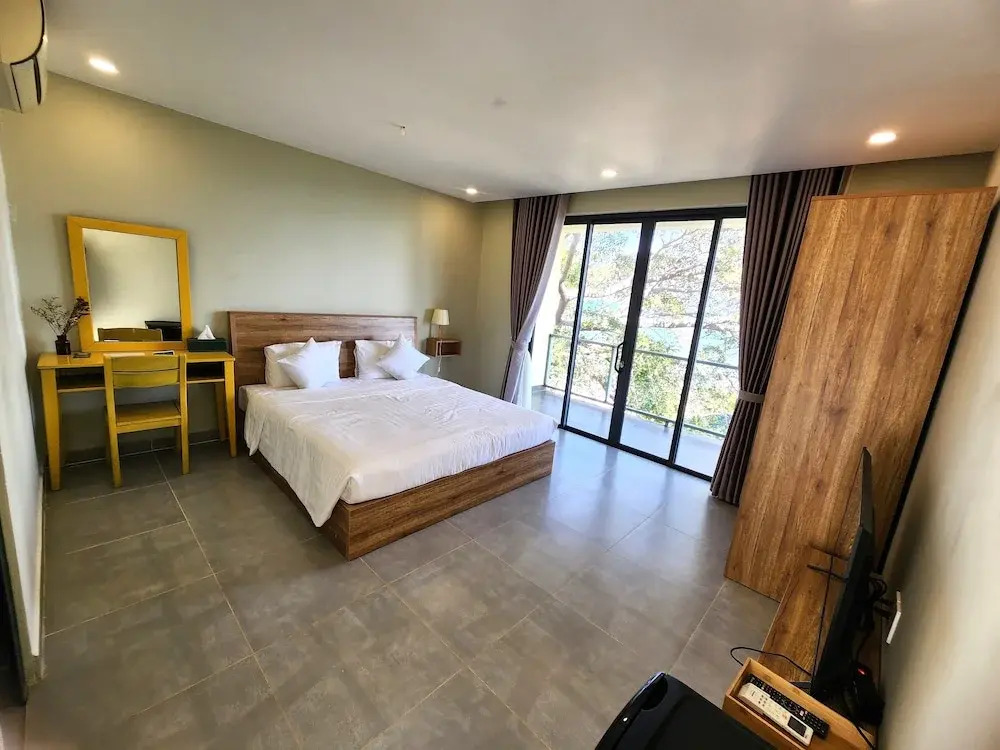 Sunny Shore Resort