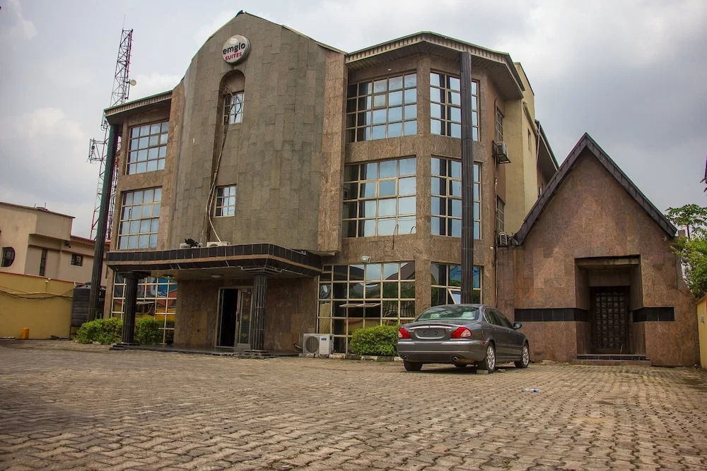 Emglo Suites