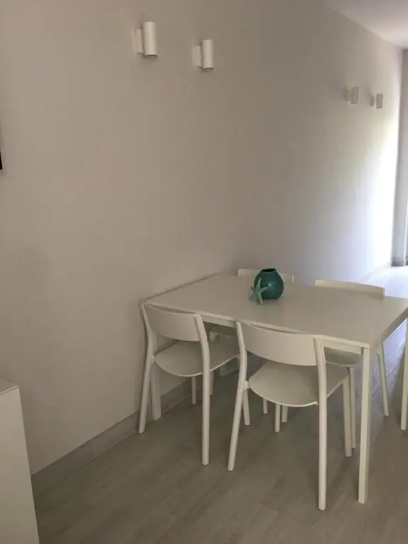 2 camere 50 passi dal mare