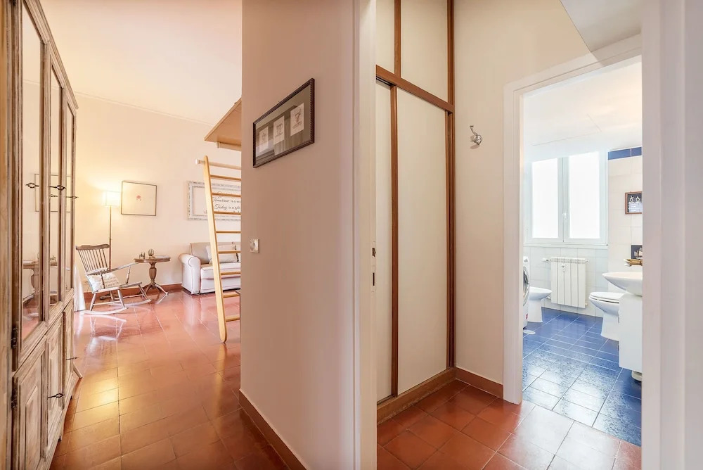 The Quietest Corner of Trastevere, AC & Elevator