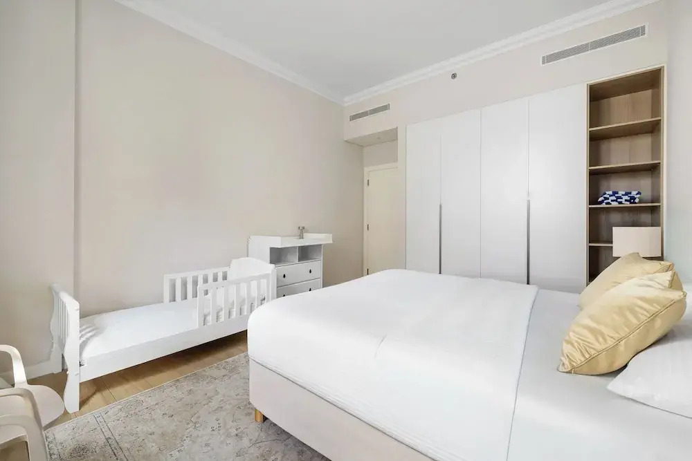Stylish 2BR with Beach Access