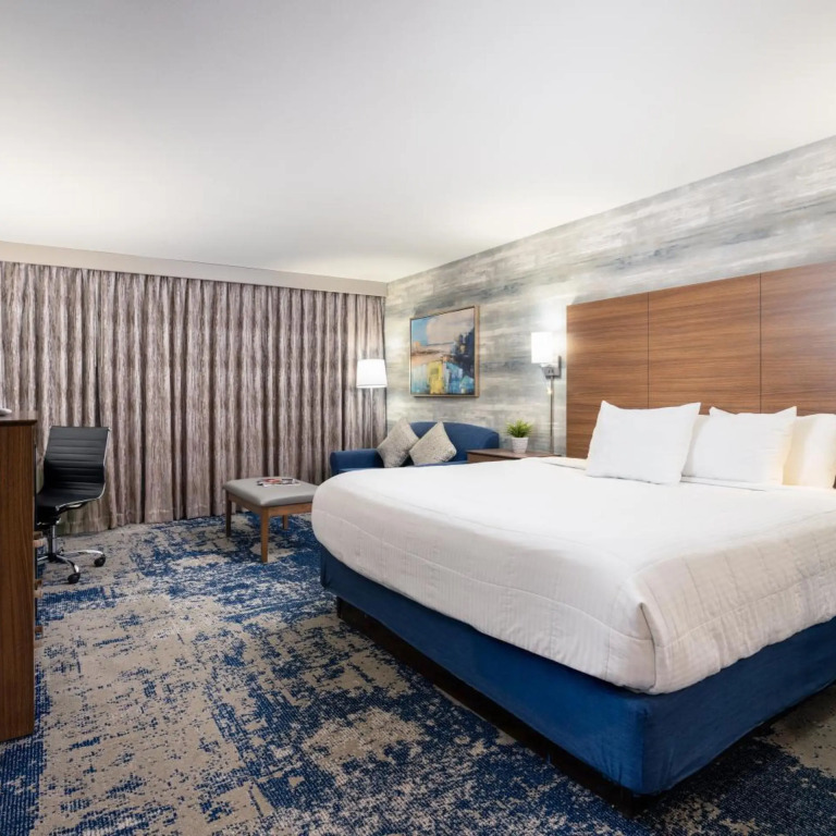 MCM Elegante Hotel