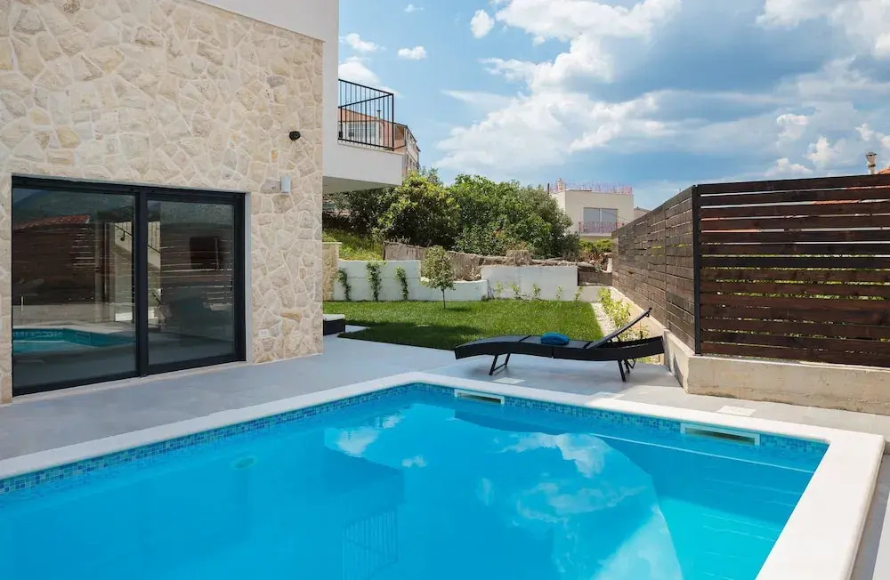 Villa Salt - 10 people, heated pool, Trogir, near beach & Split airport