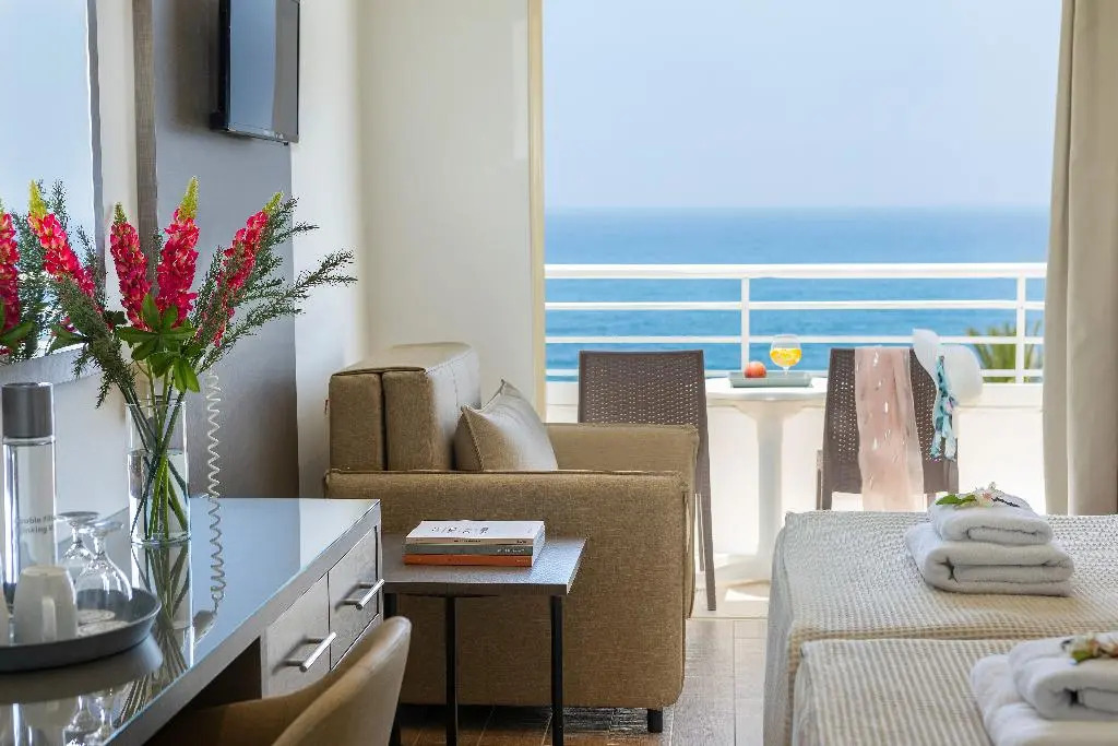 Queens Bay Hotel