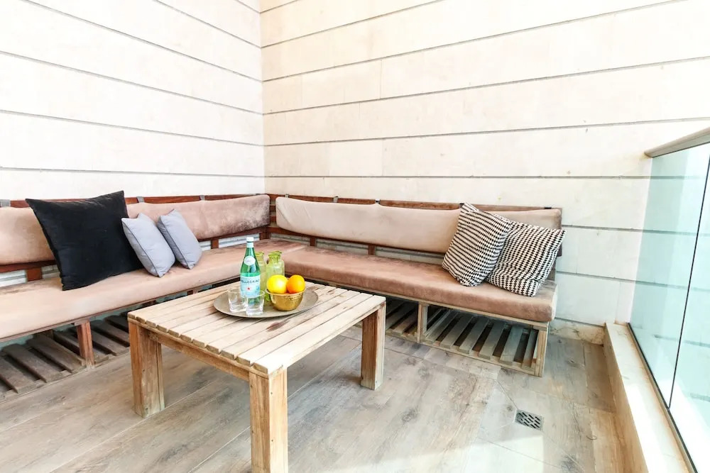 3 BR Family Home Sea View and 2 Parking