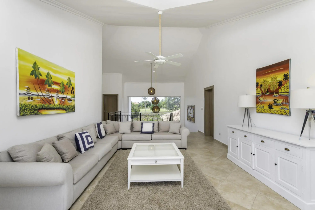 Beautiful 5-BDR 2 levels villa for rent