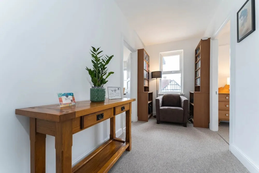 Host Stay Preston Park Apartment
