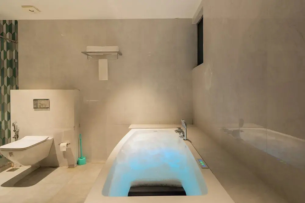 ELIVAAS Kensho Daisy | 5 BHK Villa With Plunge Pool