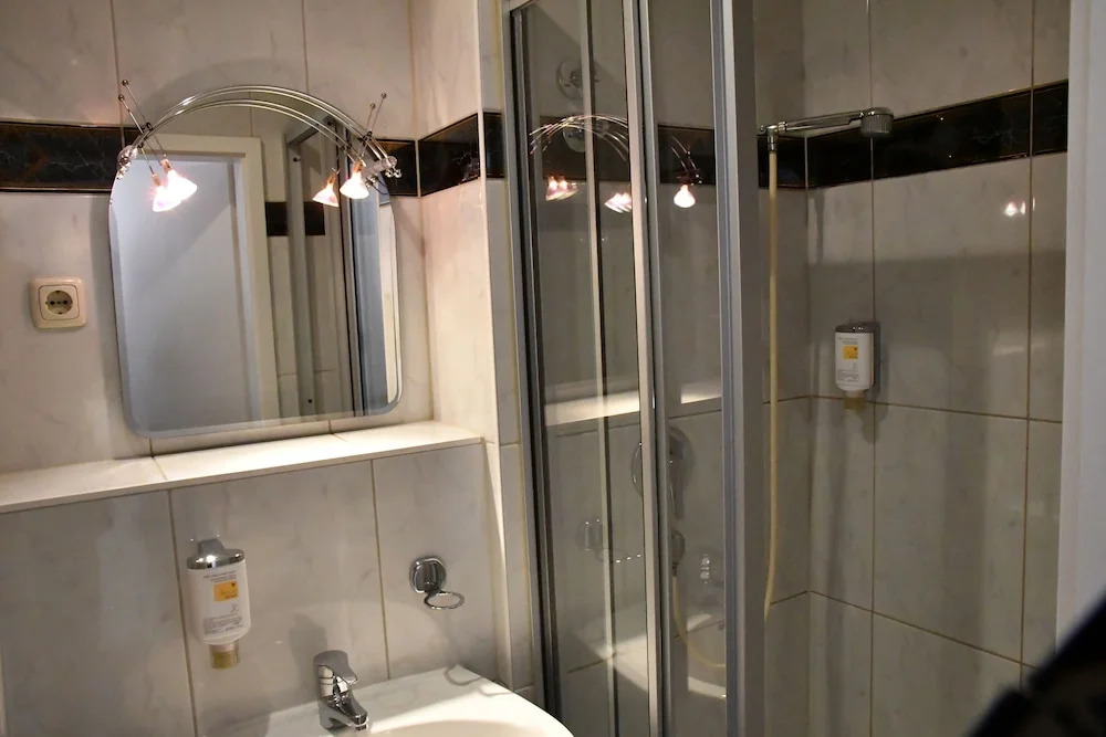 Hotel Mauritius - Im Herzen von Crimmitschau - Frühstück buchbar - Fahrradbox